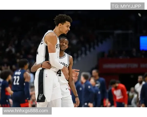 马刺与鹈鹕激战正酣现场直播全程回顾与精彩瞬间分析